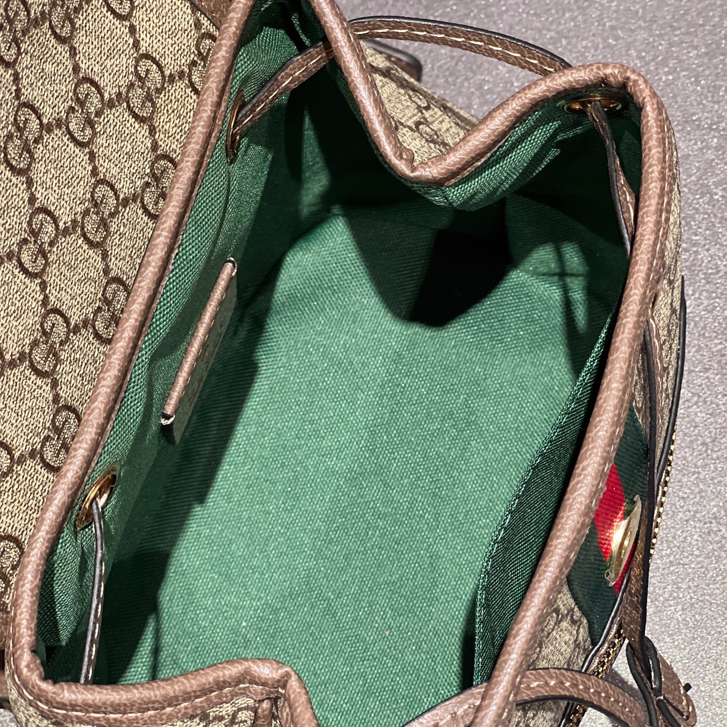 15RB105BDE Stylish leather bag