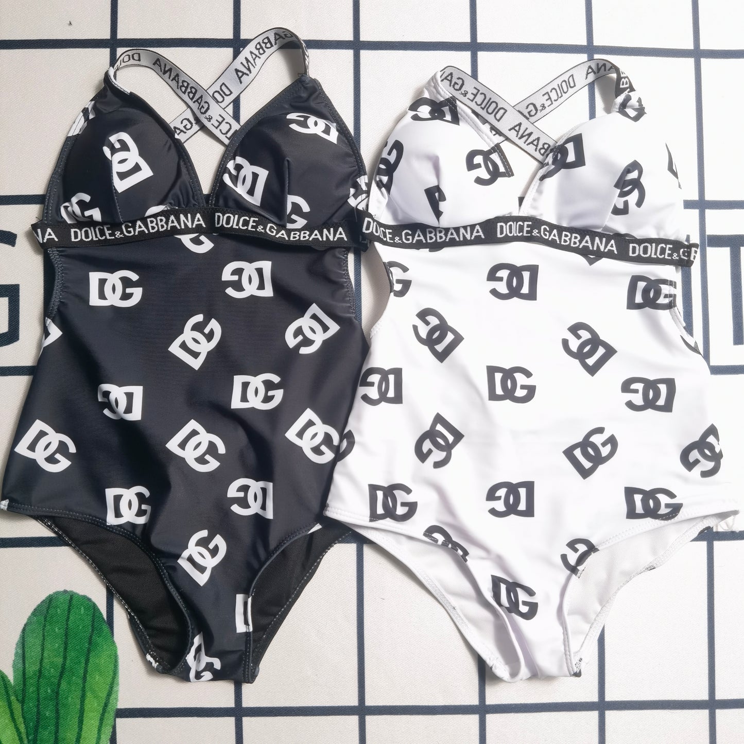 14A296YDE Stylish Bikini swimsuit
