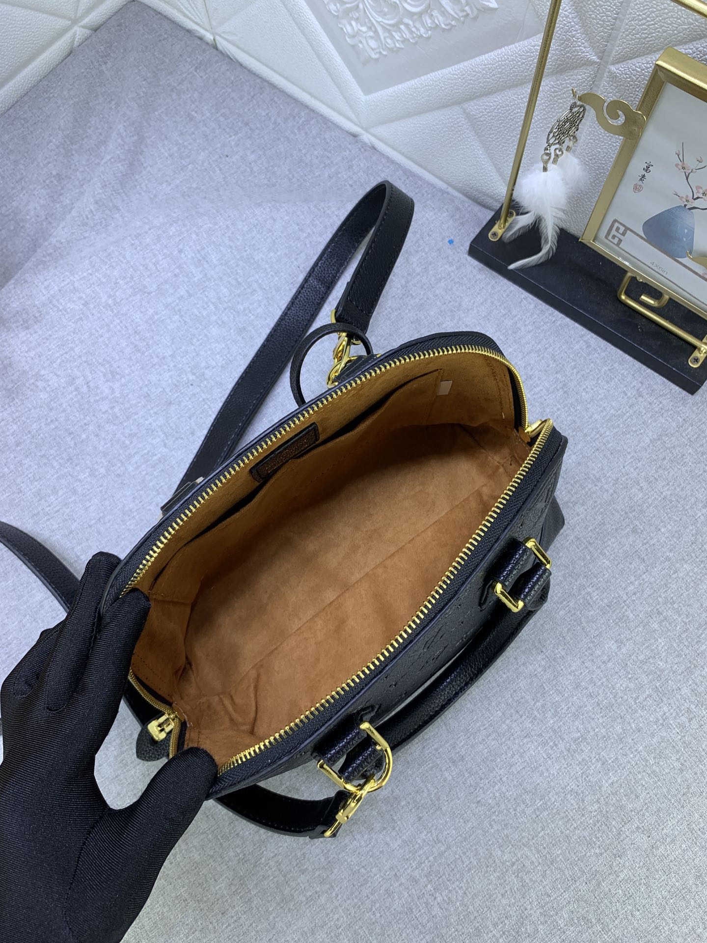 2XE319BDE Stylish leather bag 