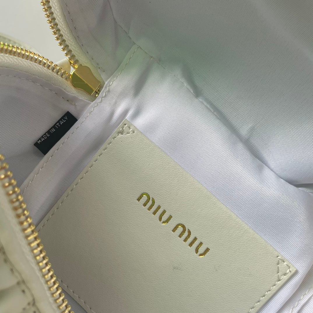 15RA102BDE Stylish leather bag