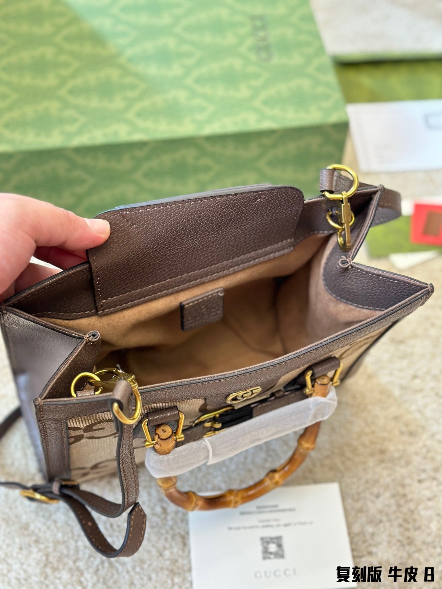 16XB325BDE Stylish leather bag 