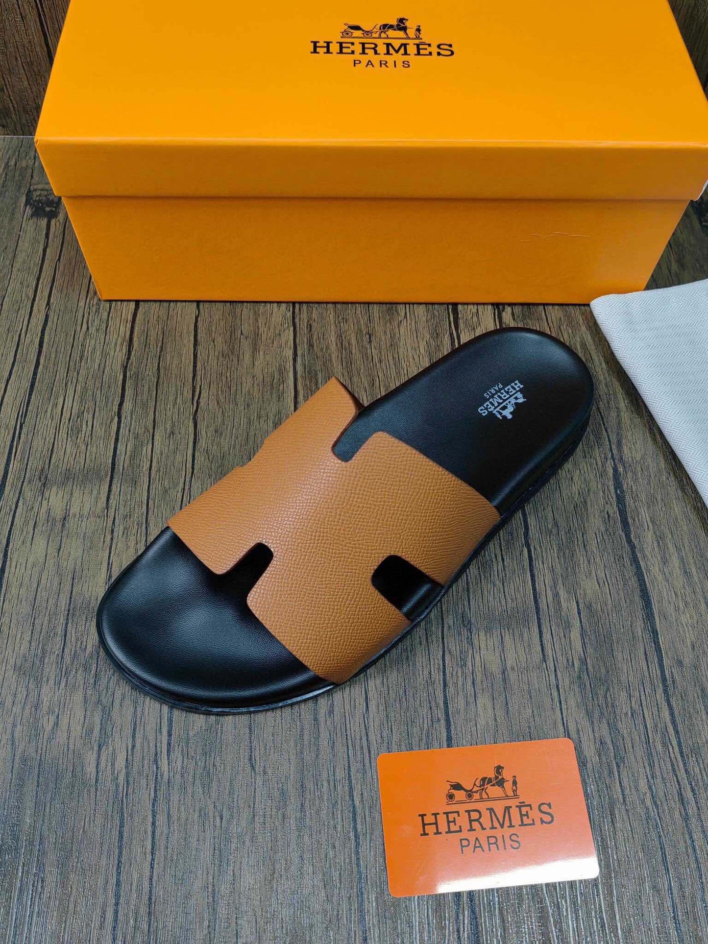 5YH60ZDE Stylish Slippers