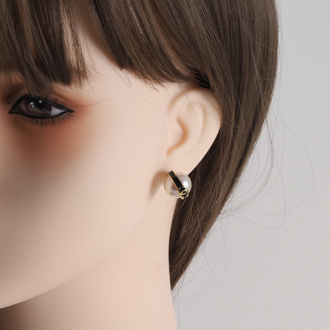 14C369EDE Stylish Earrings