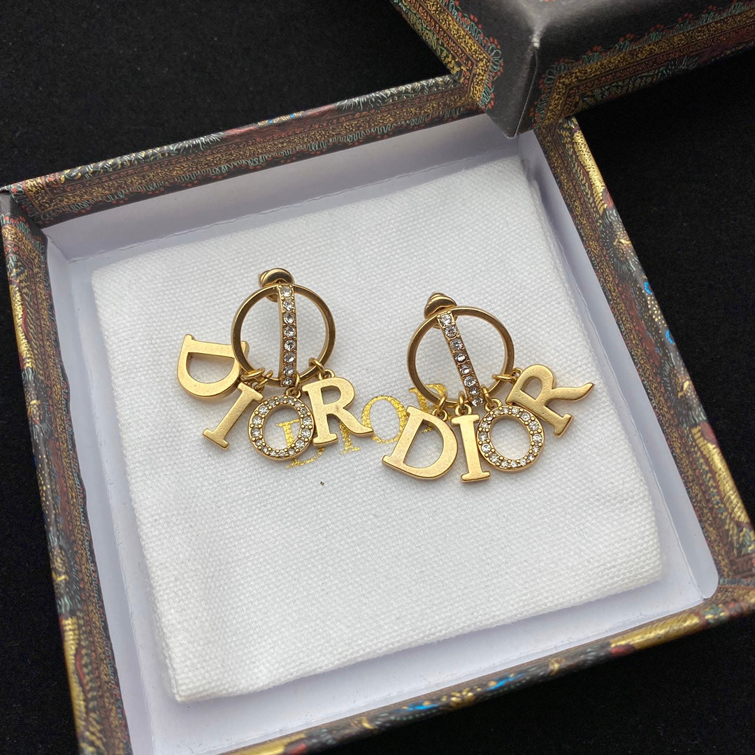 1YD471EDE Stylish Earrings