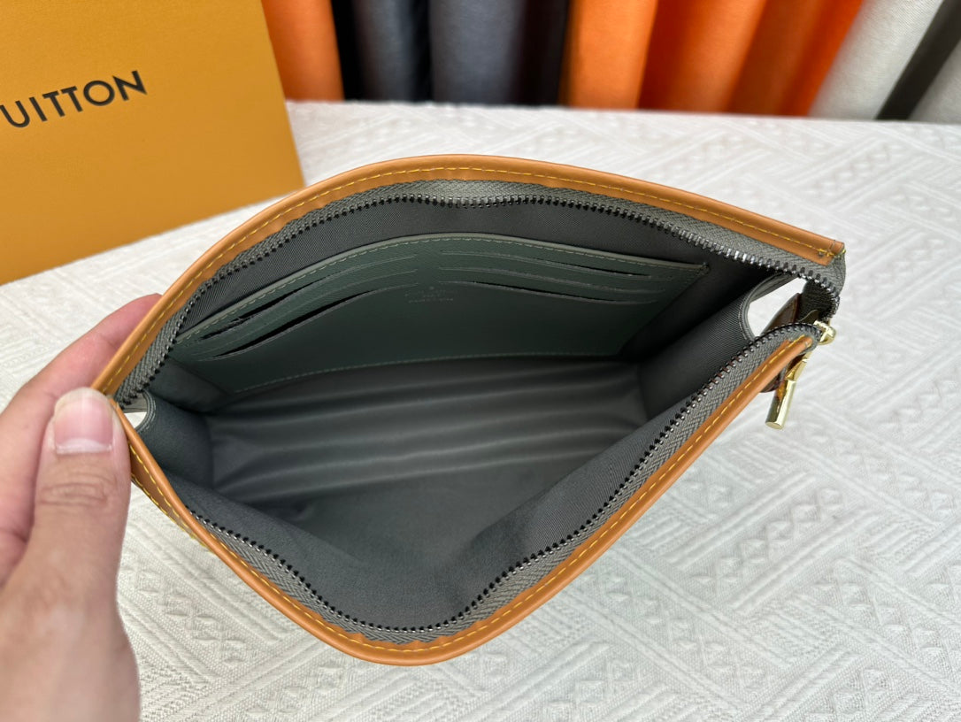 1XE396BDE Stylish leather bag