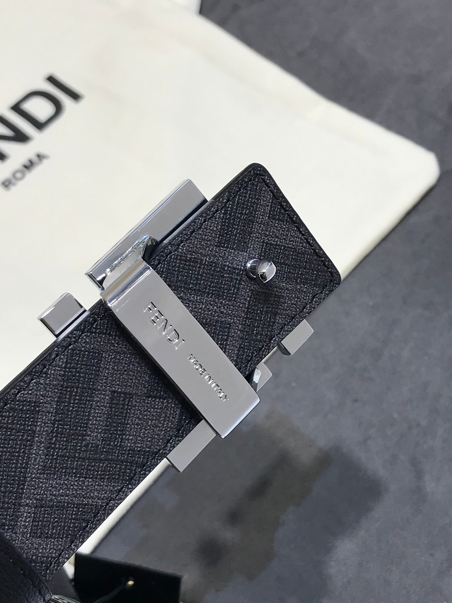 14F77PDE Stylish  High quality belt With full package