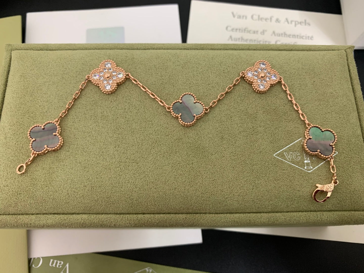 5XVA179KDE Stylish bracelets 5 flowers normal size1.5cm flower