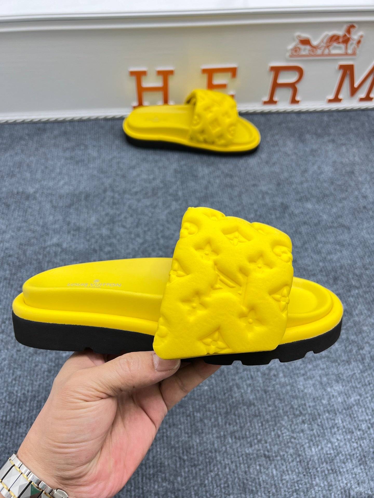 5YE115ZDE Stylish Slippers