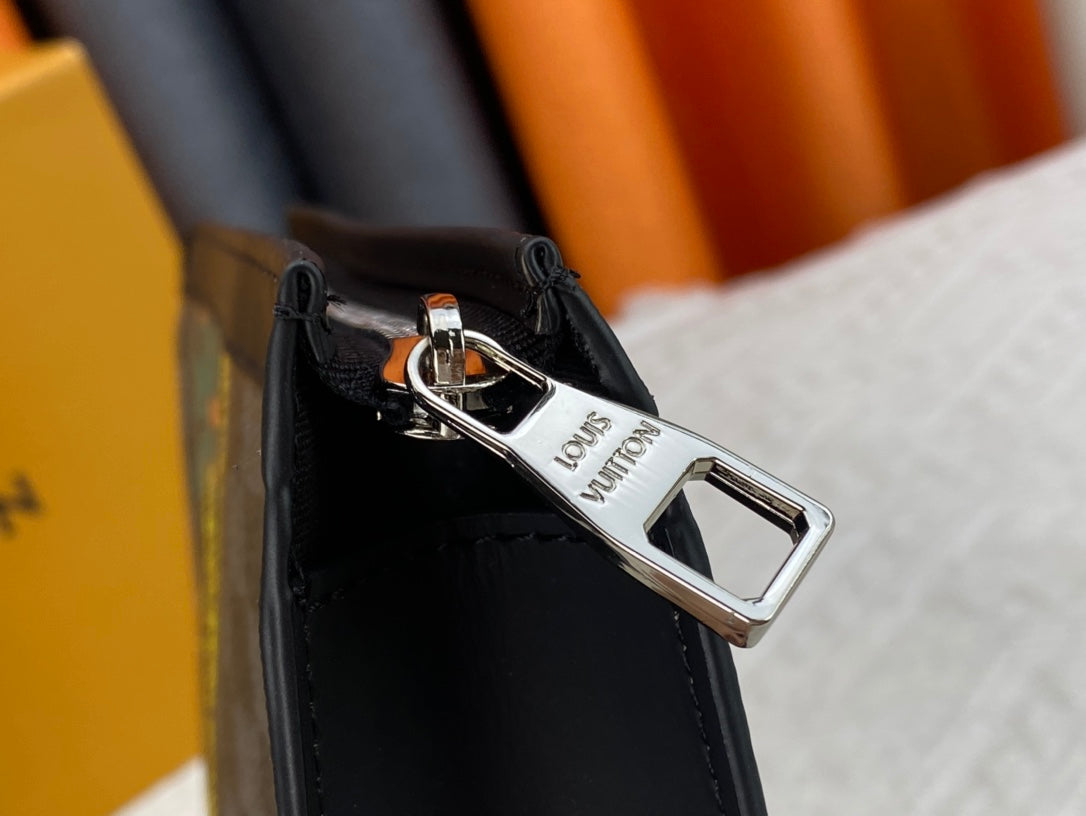 1XE386BDE Stylish leather bag