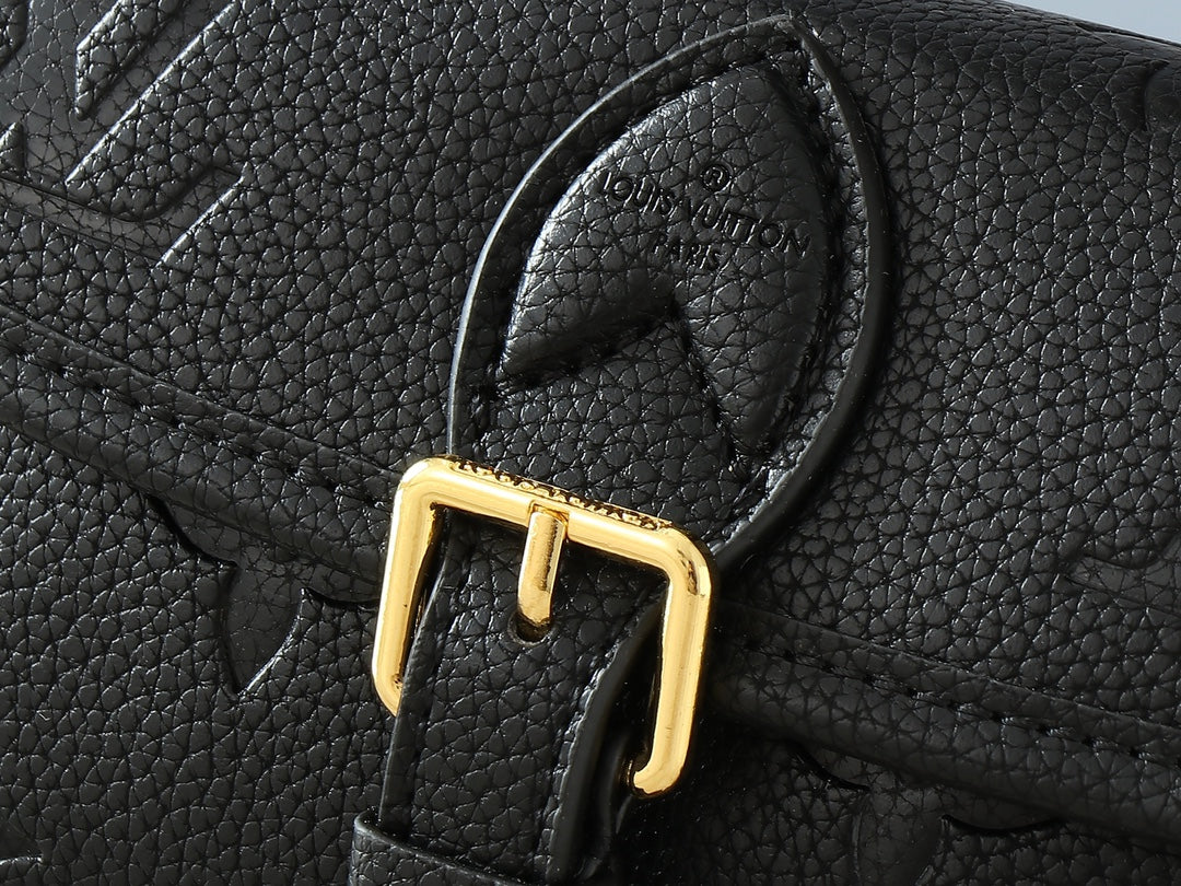 15XE3BDE Stylish leather bag