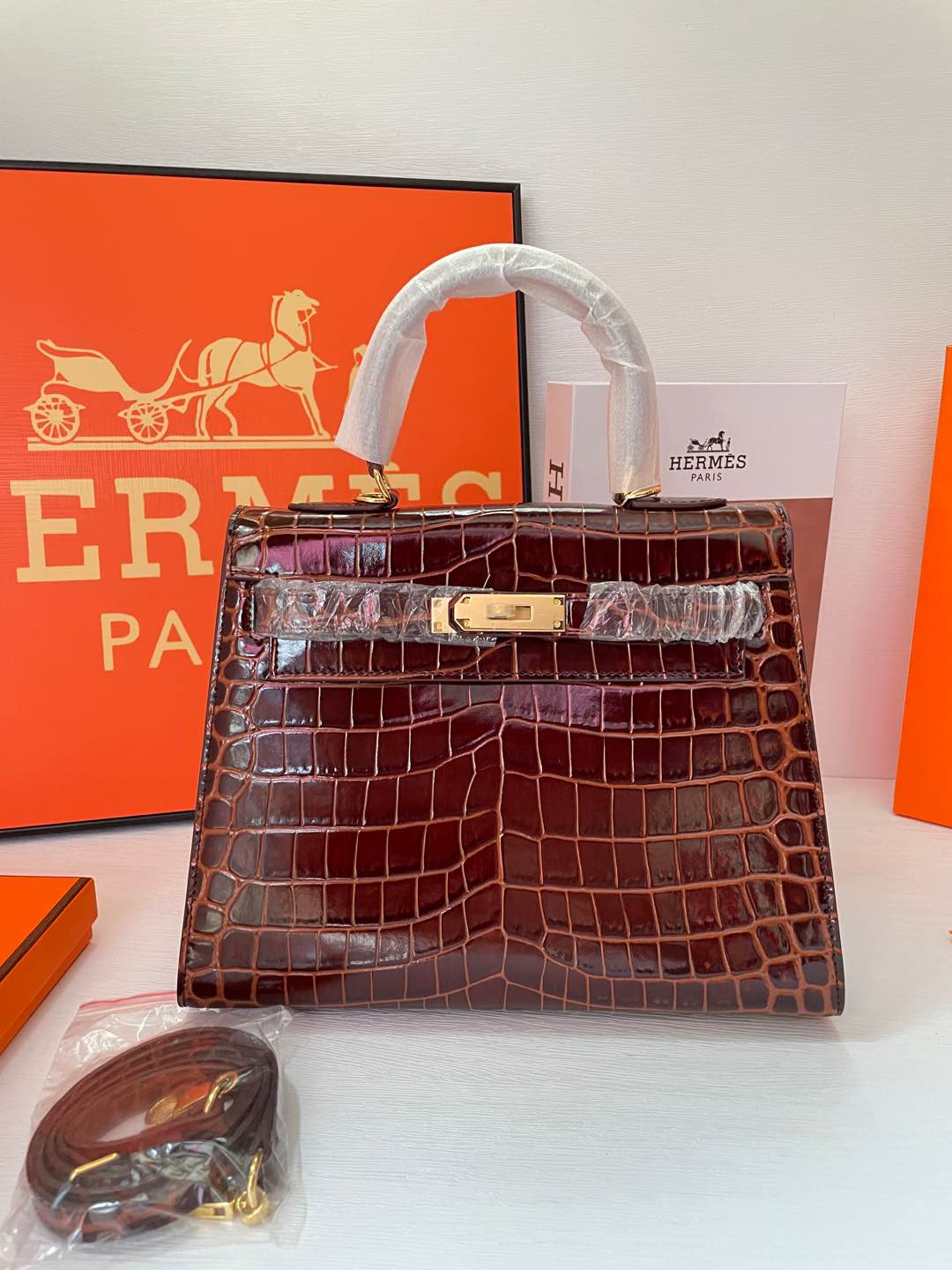 2WH28BDE Stylish leather bag