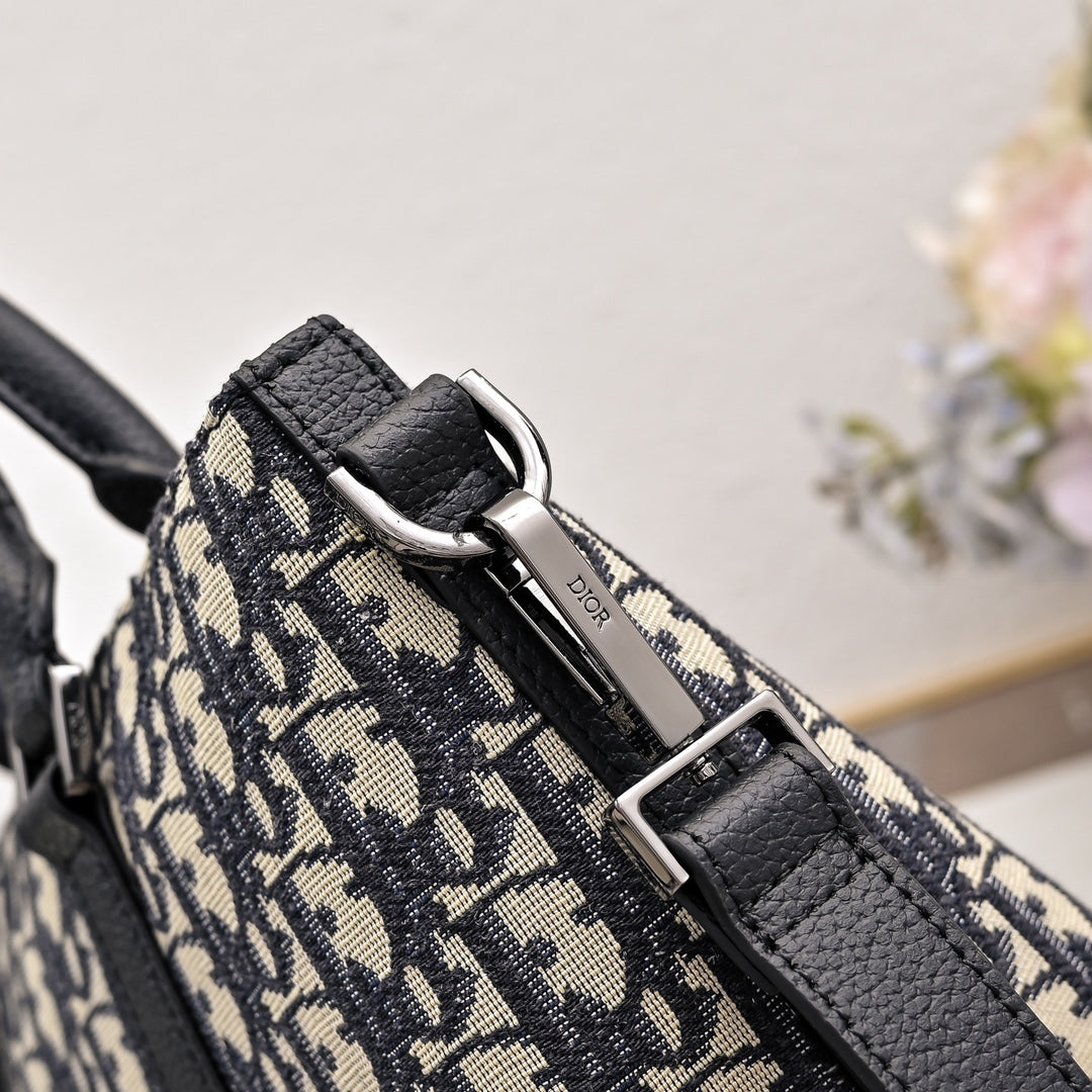 1XD65BDE Stylish bag