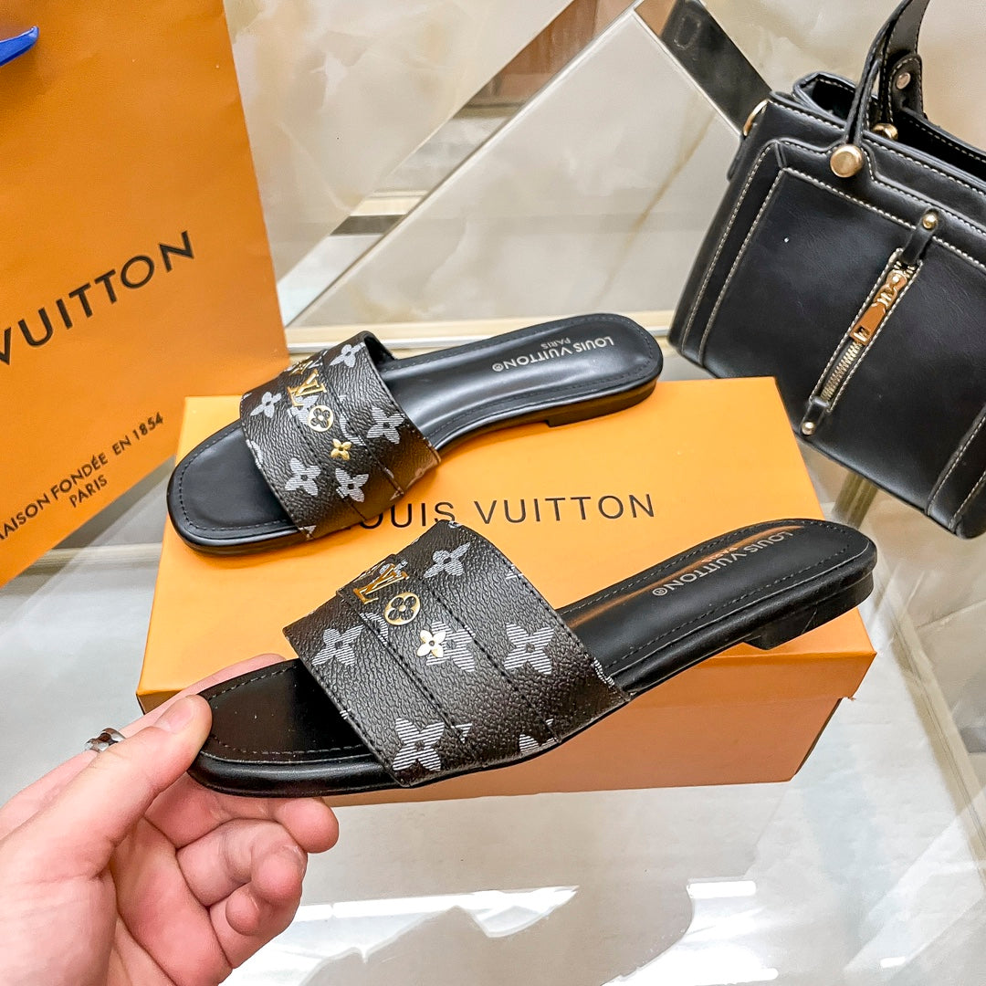 14E96ZDE Stylish Slippers