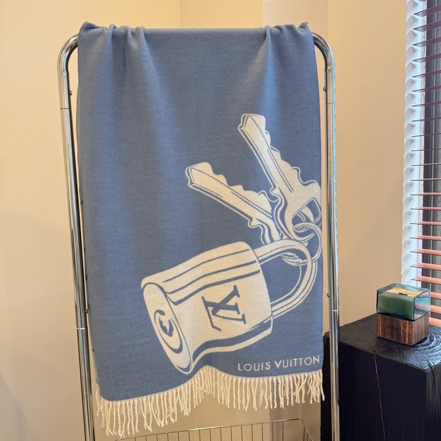 175RE3WDE Stylish Winter Scarves