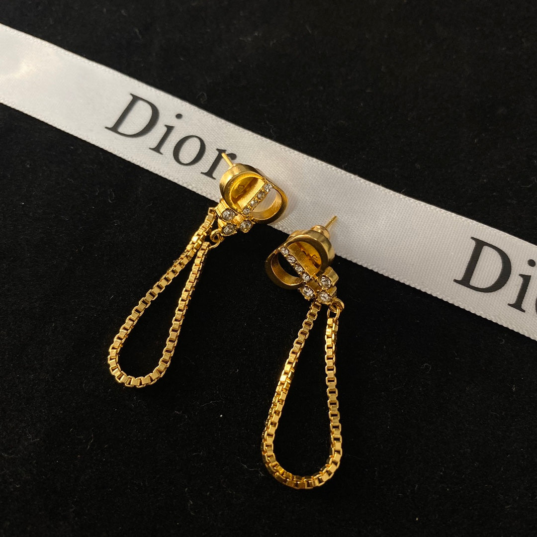 1YD328EDE Stylish Earrings