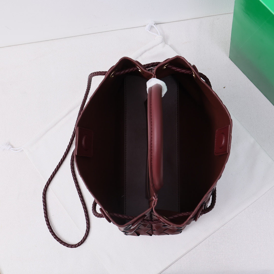 1XA81BDE Stylish leather bag