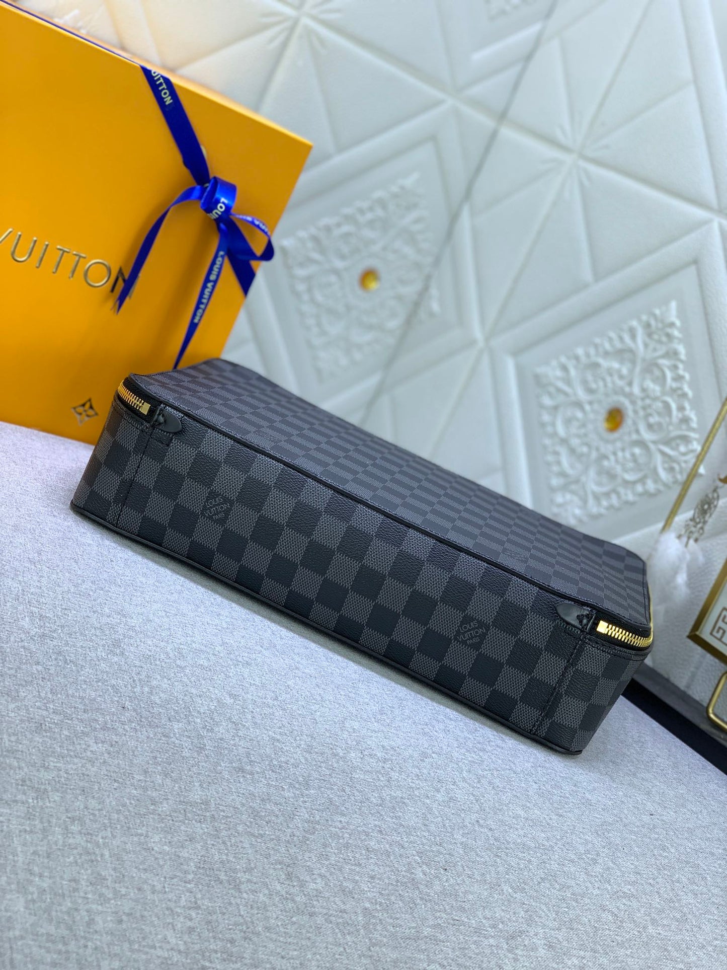 1XE272BDE Stylish leather bag 