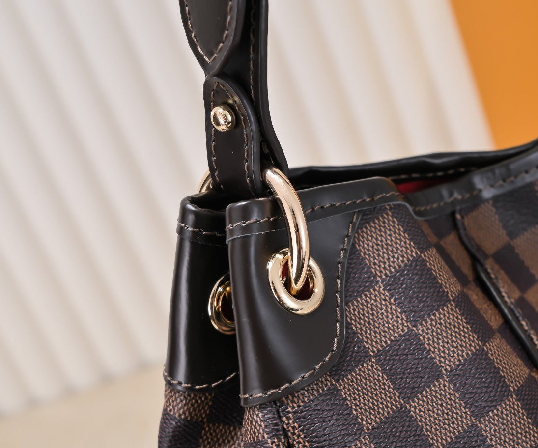 1XE63BDE Stylish leather bag 