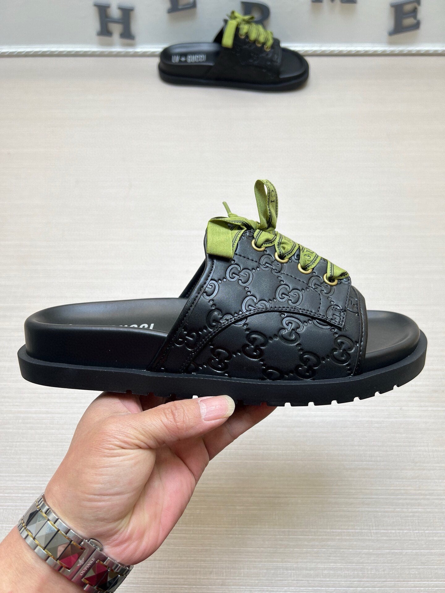 54B16ZDE Stylish slippers