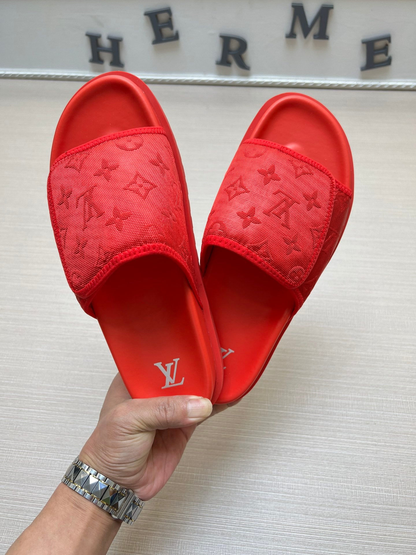 54E14ZDE Stylish slippers