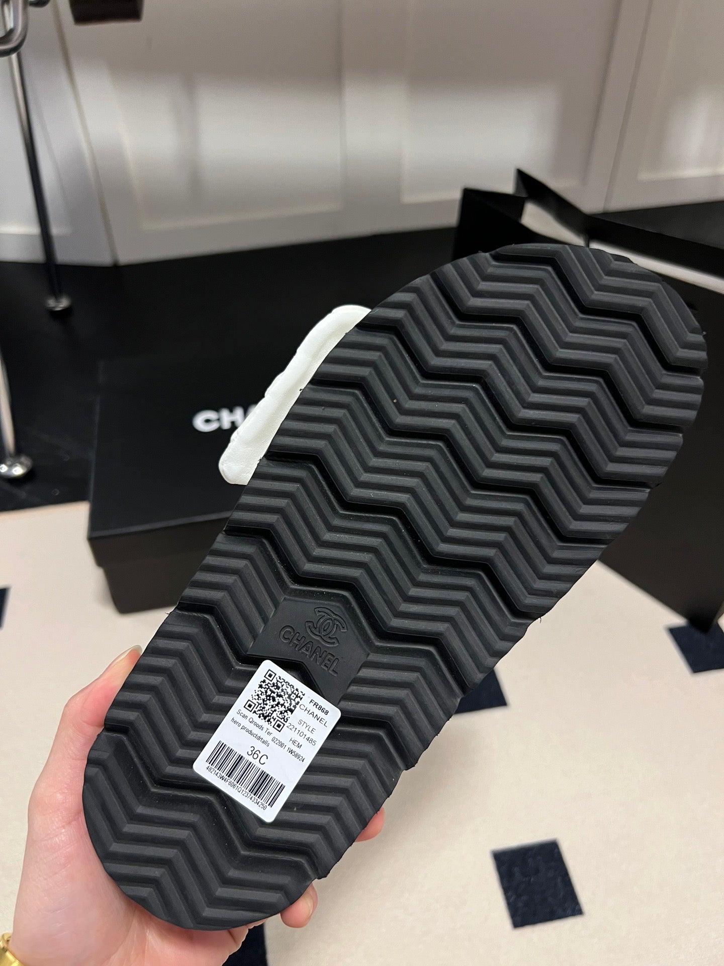 14C94ZDE Stylish Slippers