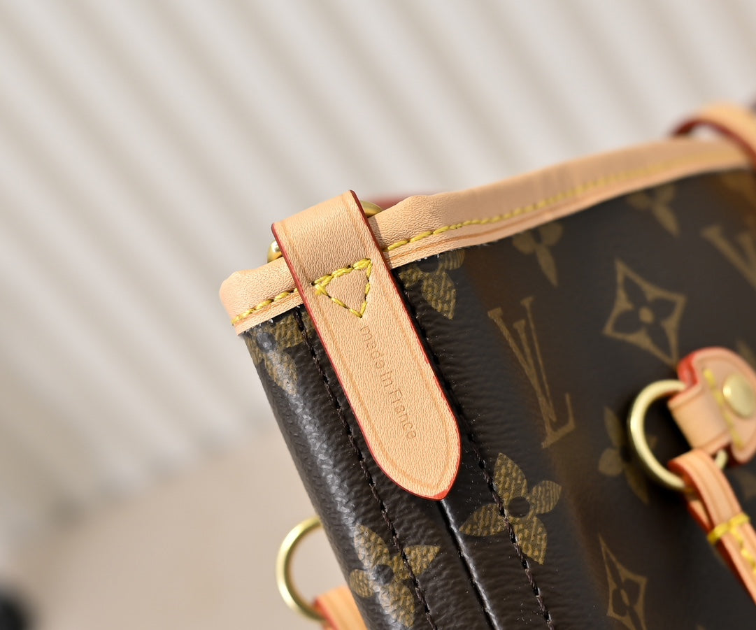 1WE77BDE Stylish leather bag