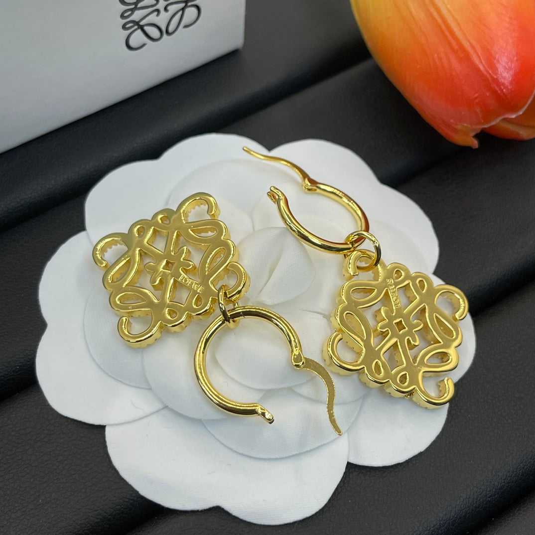 14A758EDE Stylish Earrings
