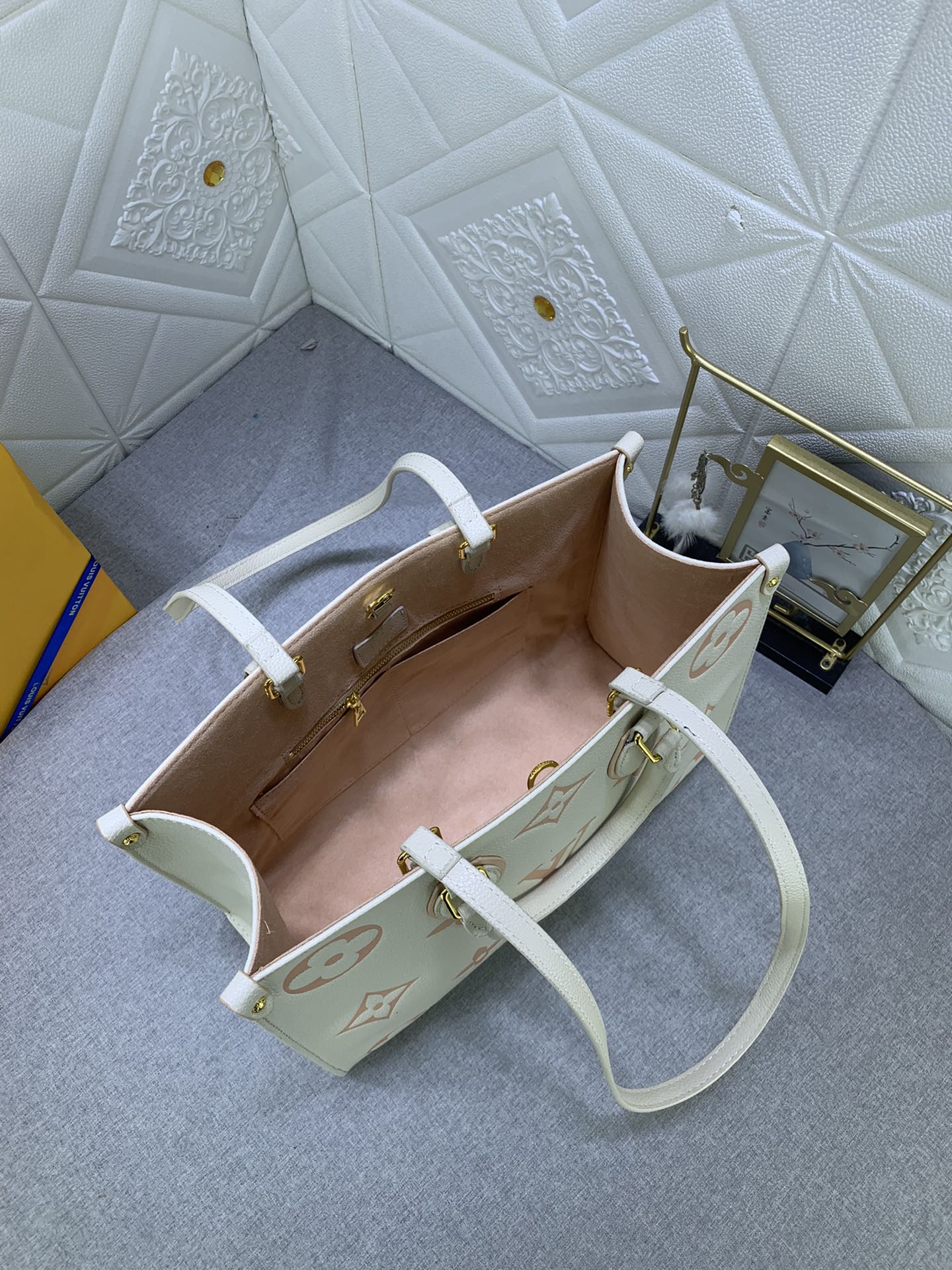 1XE279BDE Stylish leather bag 