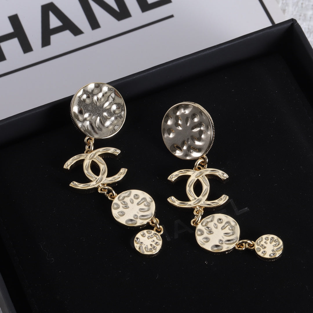 15QC6EDE Stylish Earrings