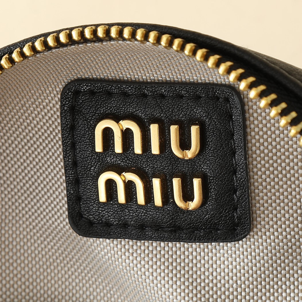 1XA63BDE Stylish leather bag