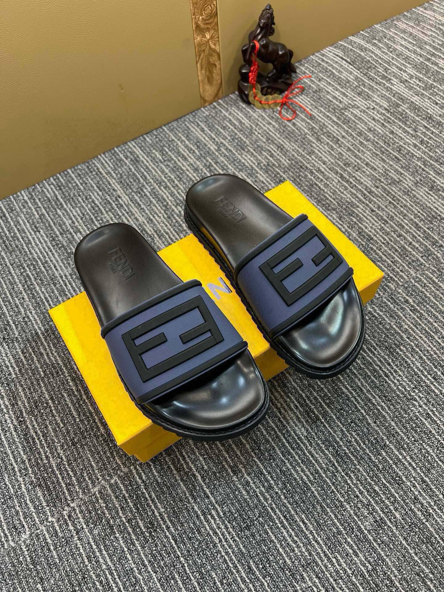 535ZF286ZDE Stylish Slippers