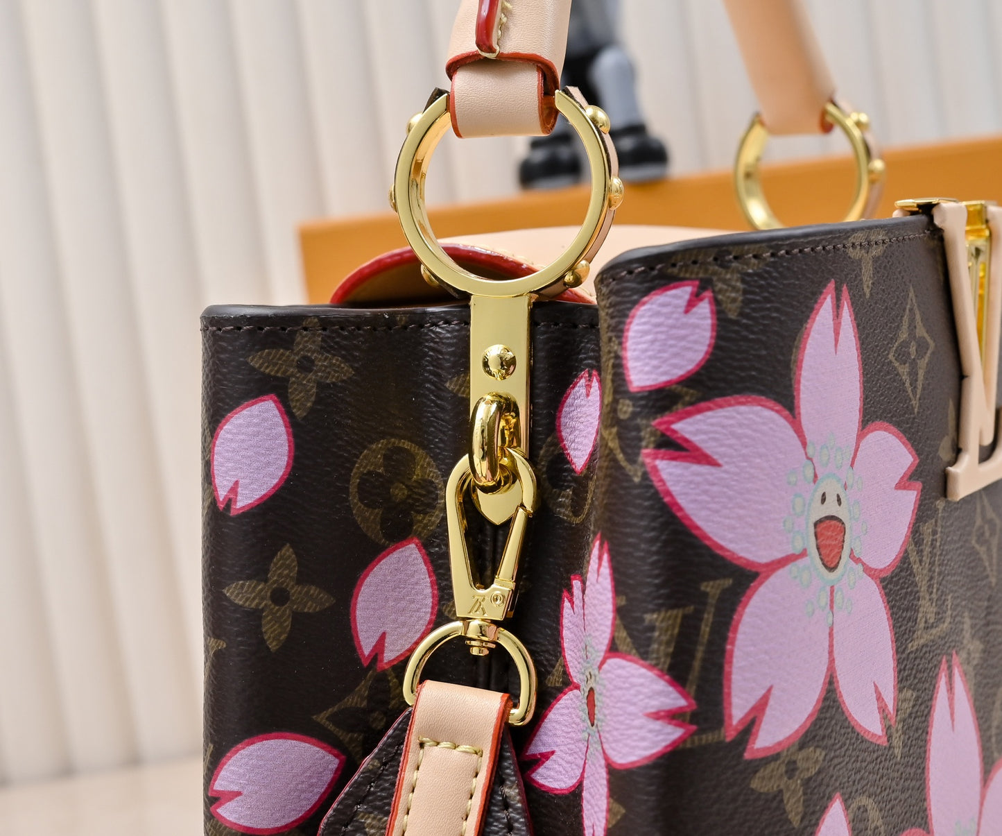 155NE42BDE Stylish leather bag