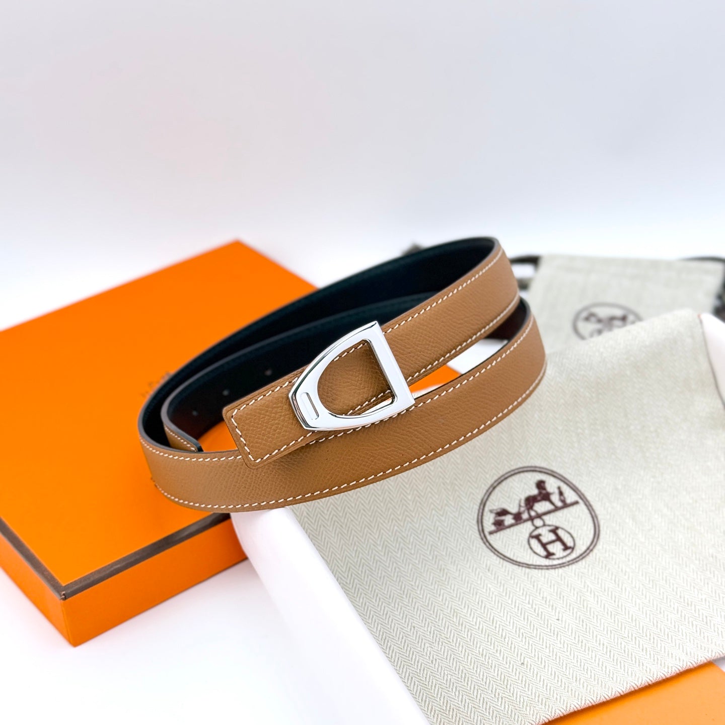 155RH232PDE Stylish  High quality belt With full package