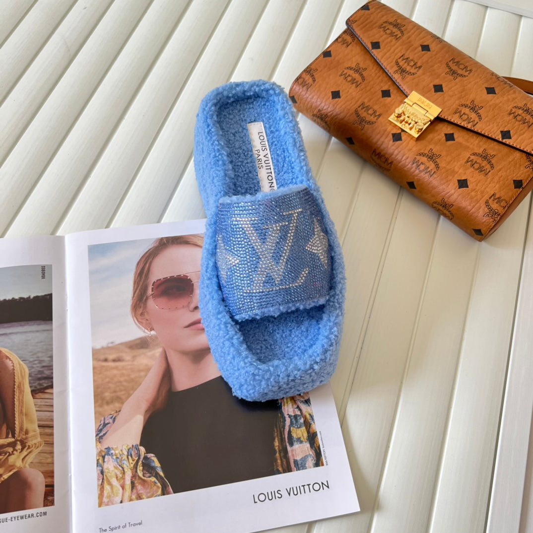 14E91ZDE Stylish Slippers