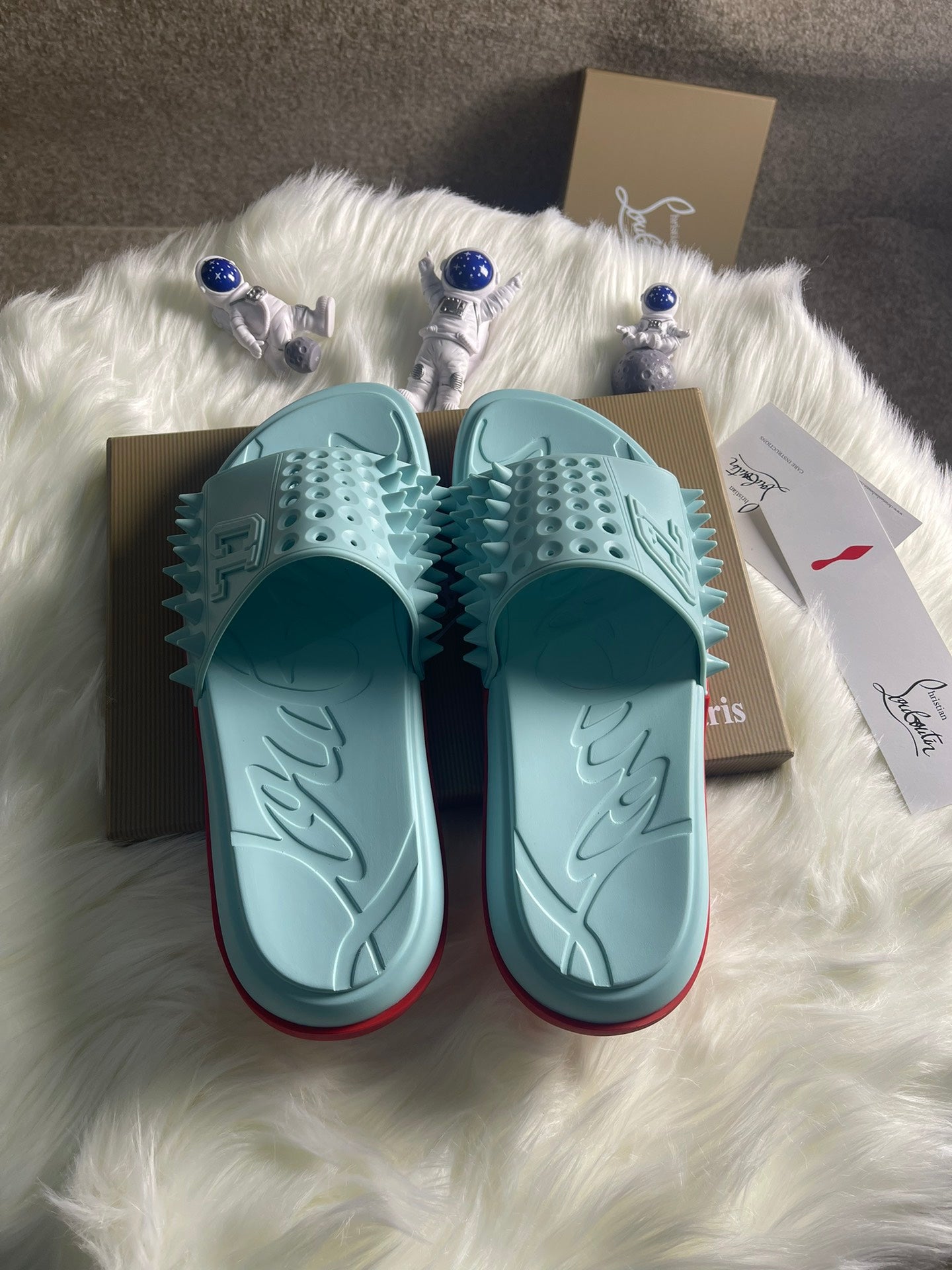 J4A22ZDE Stylish Slippers