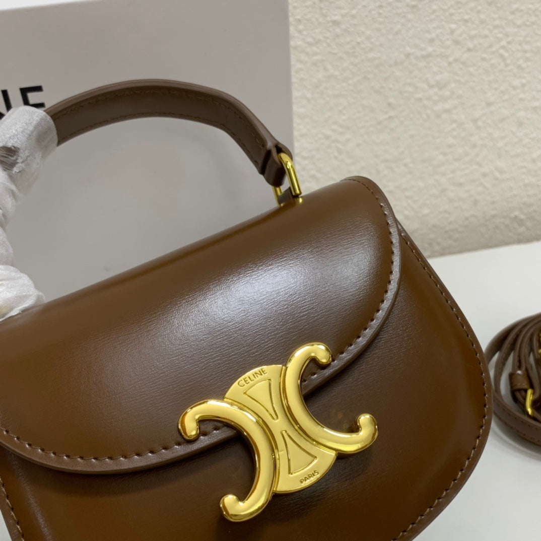 1XCL40BDE Stylish leather bag 