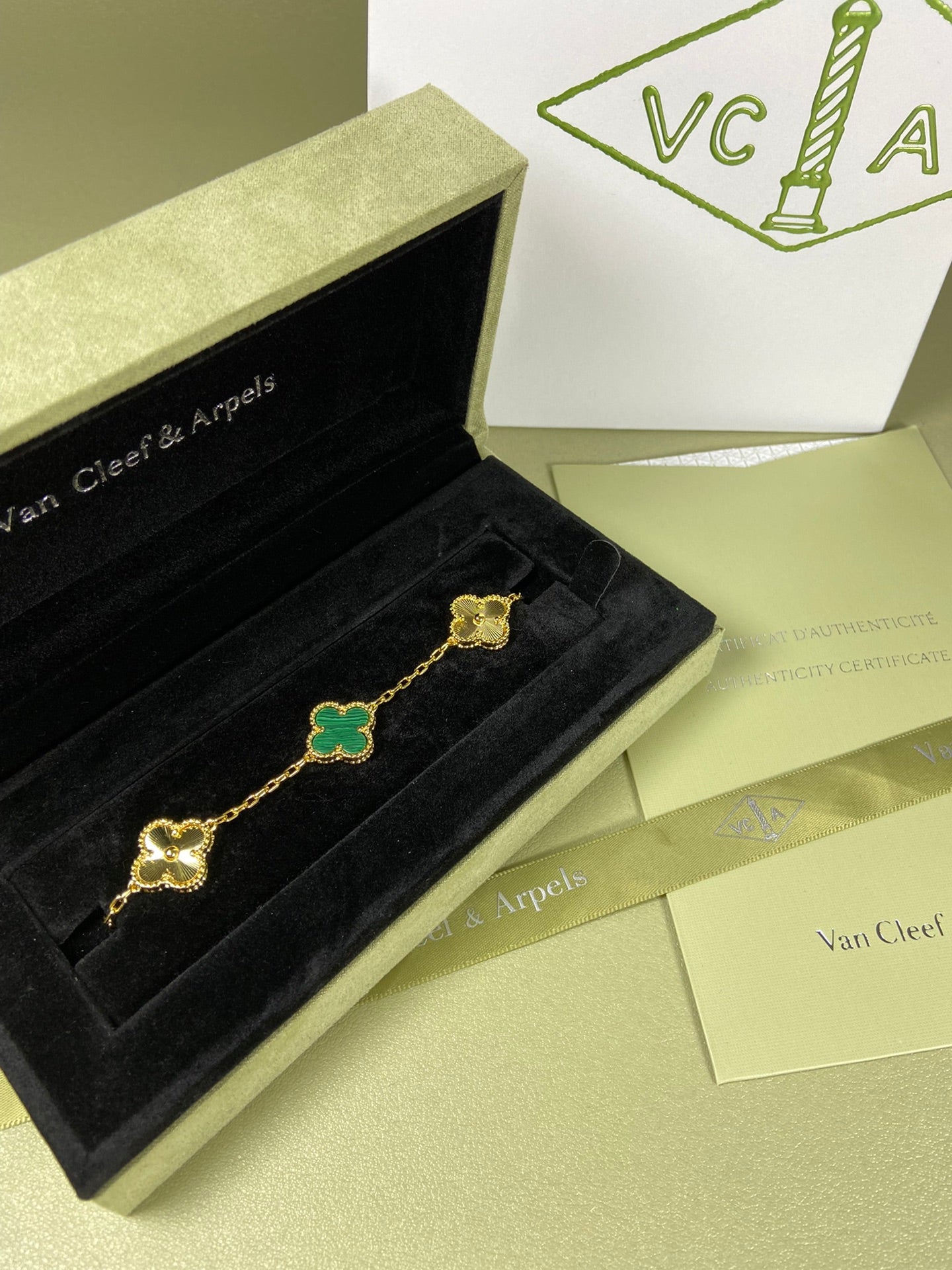 5XVA181KDE Stylish bracelets  5 flowers normal size1.5cm flower