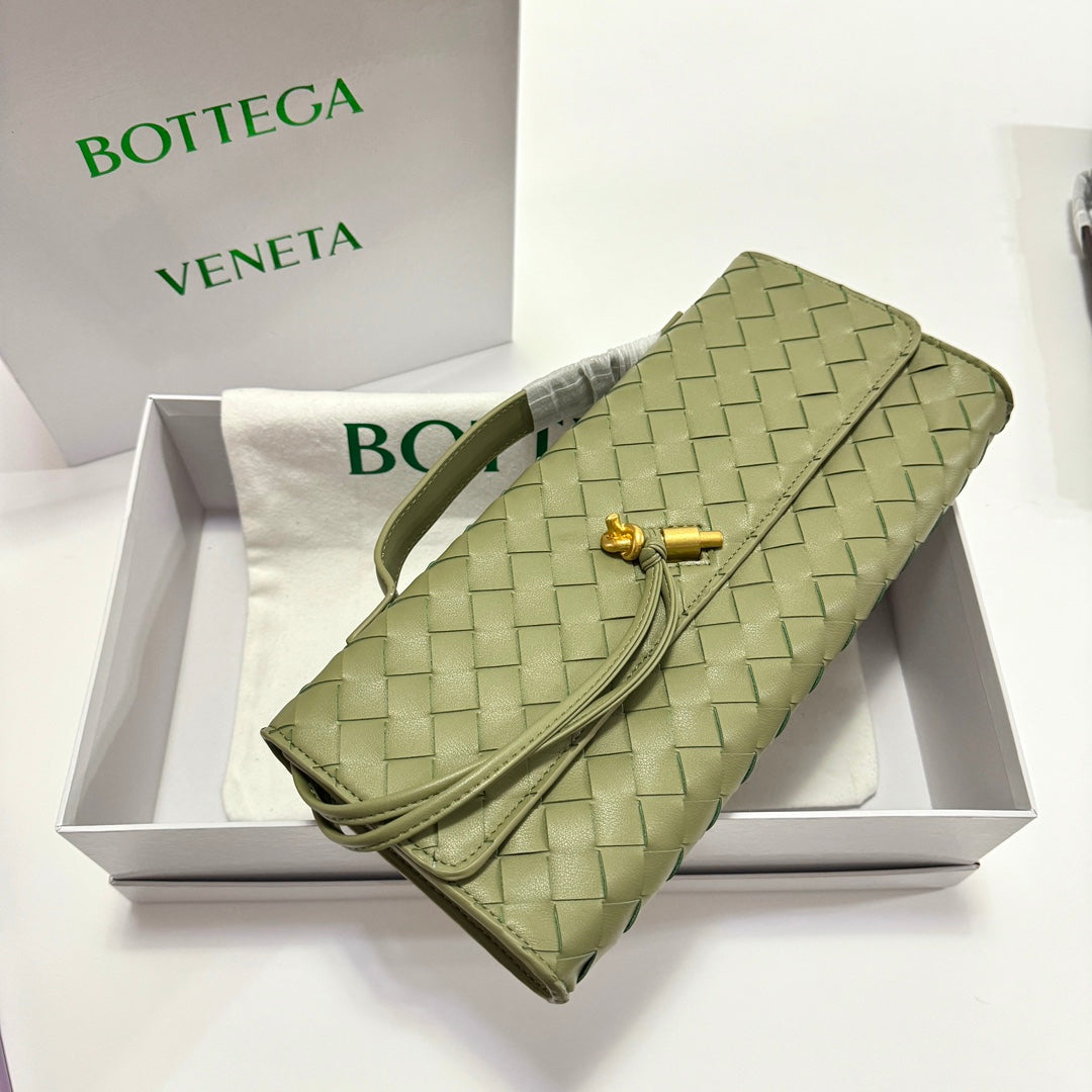 1XA380BDE Stylish leather bag 