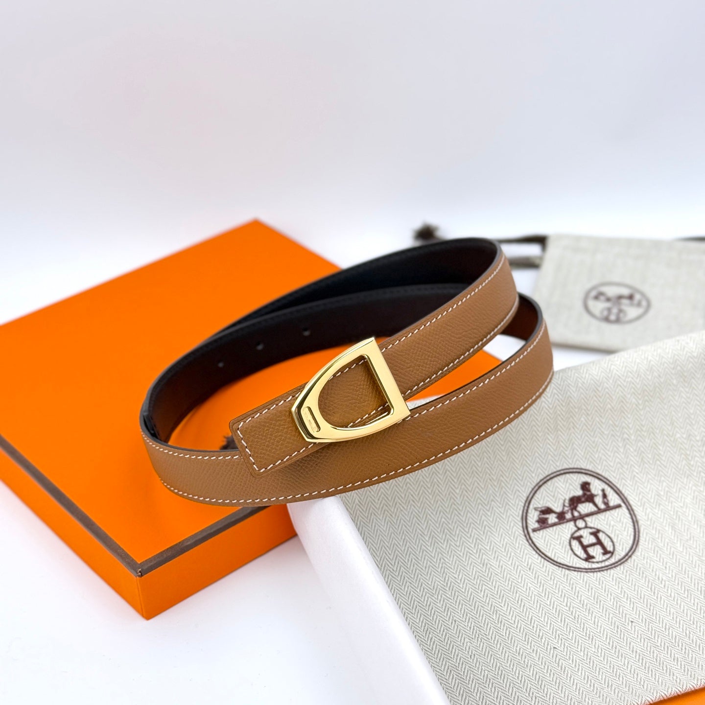 155RH232PDE Stylish  High quality belt With full package