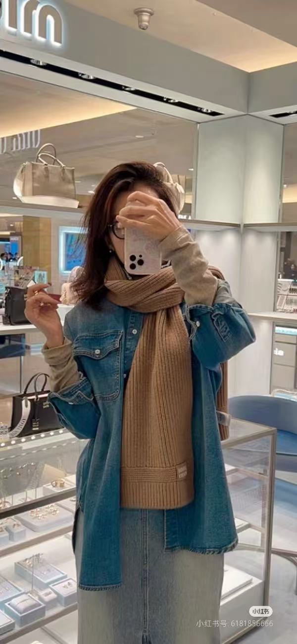 175RA55WDE Stylish Winter Scarves