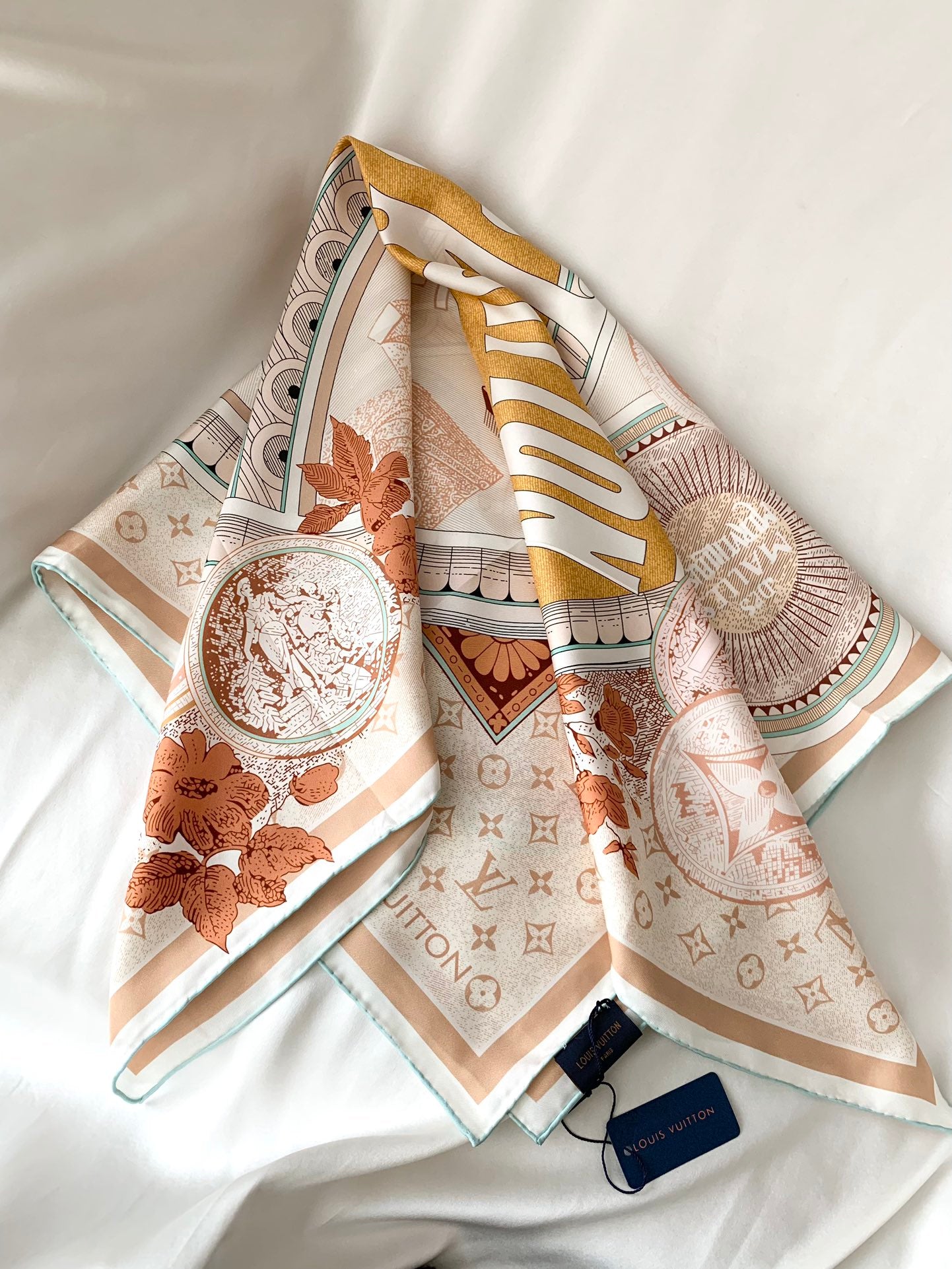 155NE98WDE Stylish Silk Scarve