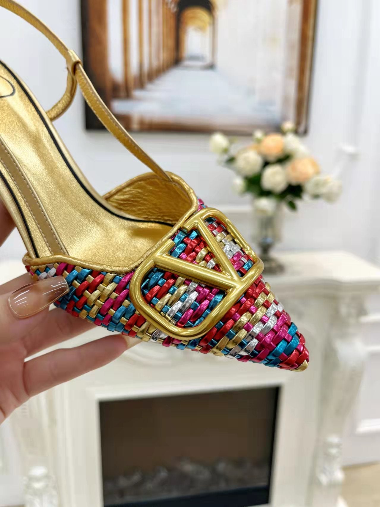 2YVL38ZDE Stylish leather  High heels