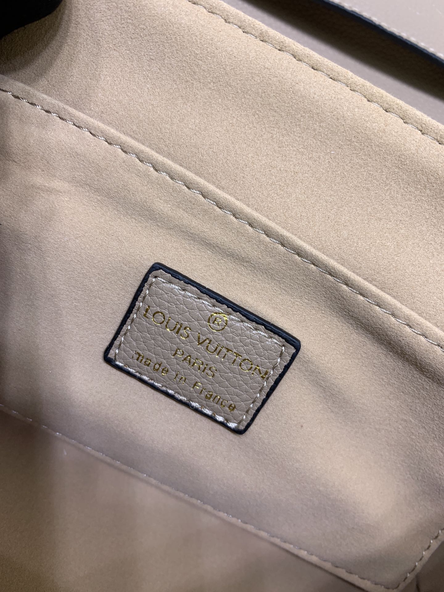 2XR363BDE Stylish leather bag 