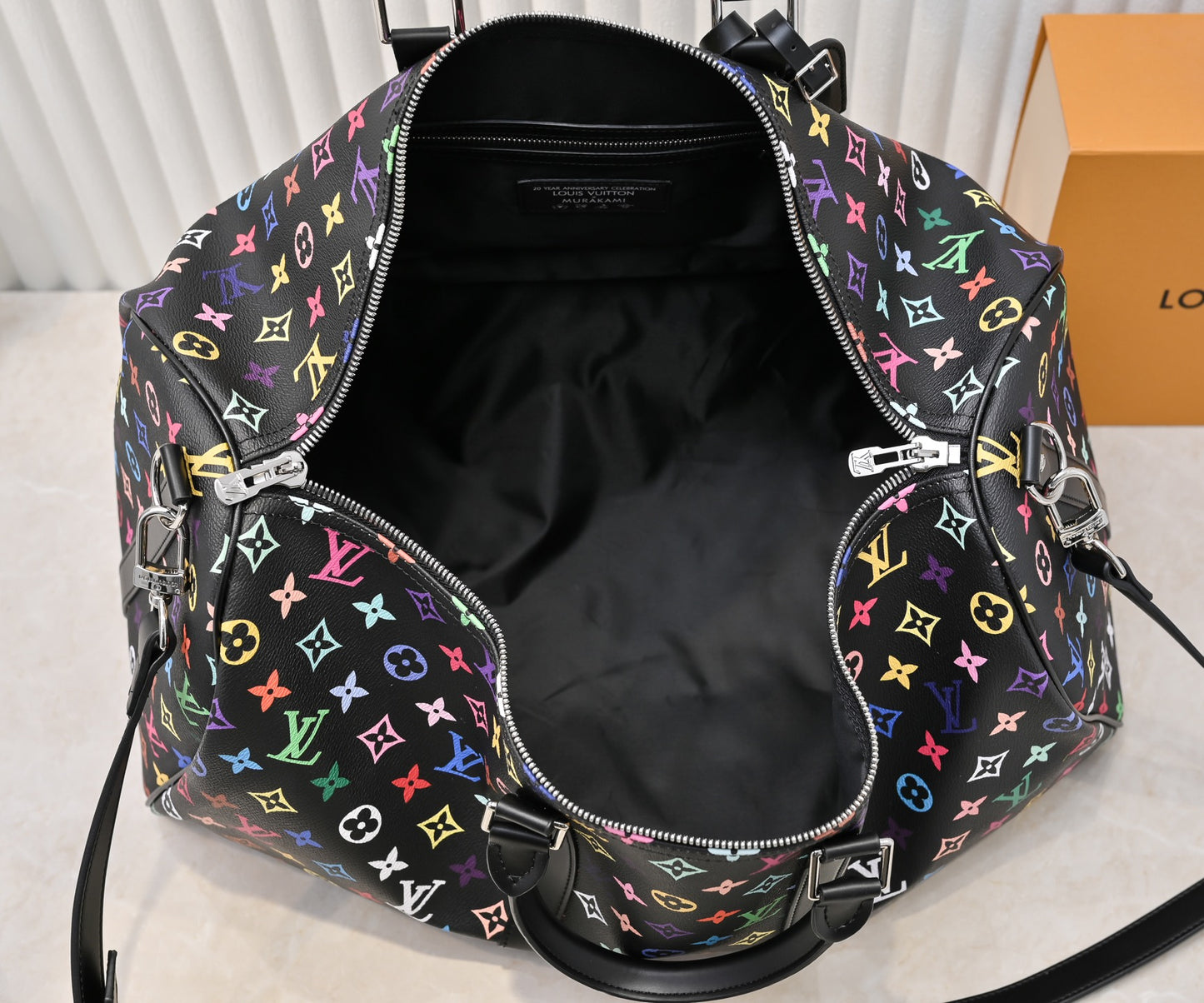 2WE8BDE Stylish Luggage bags