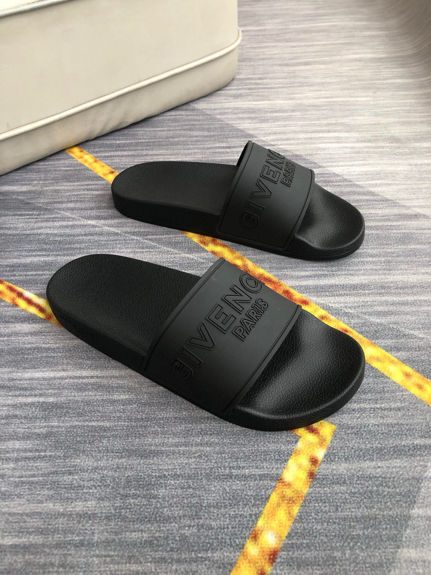 535ZGV265ZDE Stylish Slippers