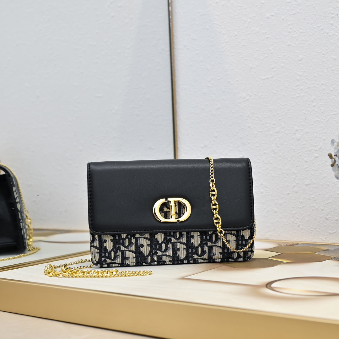 2WD2BDE Stylish leather bag