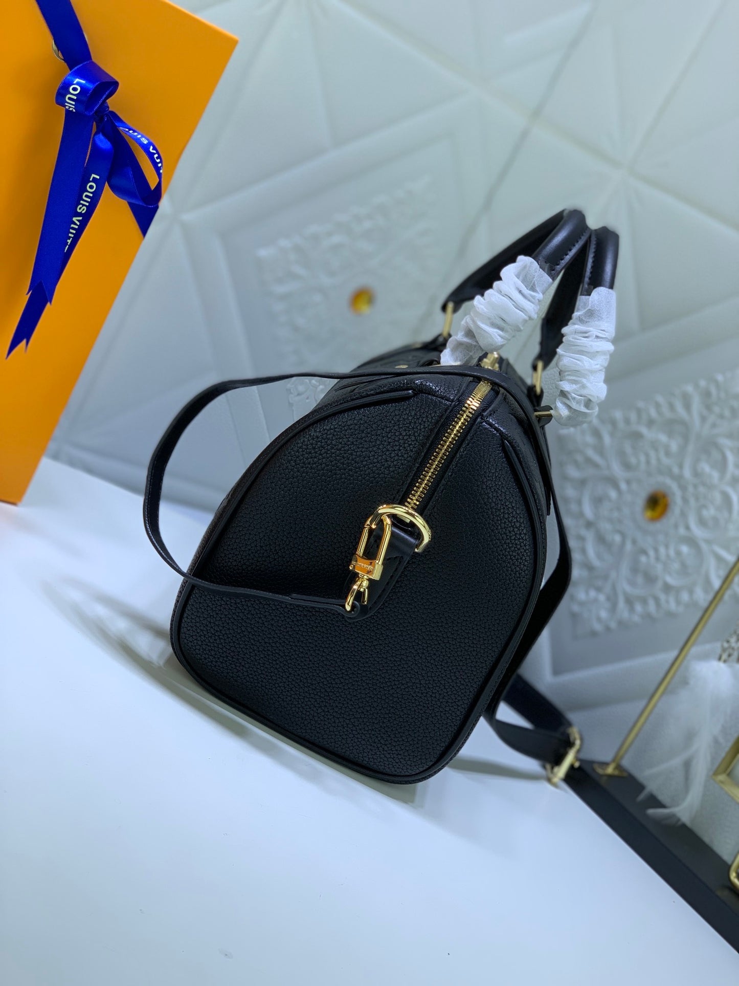 2XE138BDE Stylish leather bag 