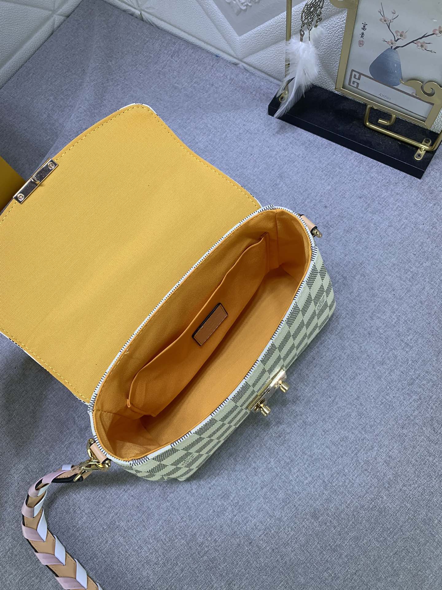 2XE124BDE Stylish leather bag 