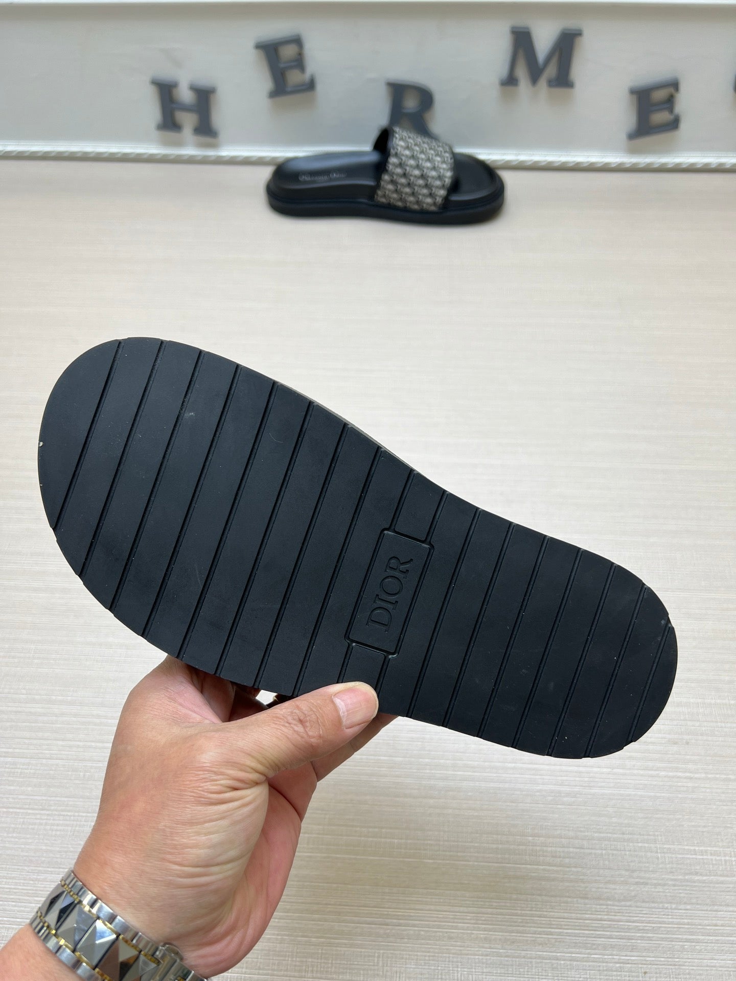 54D114ZDE Stylish slippers