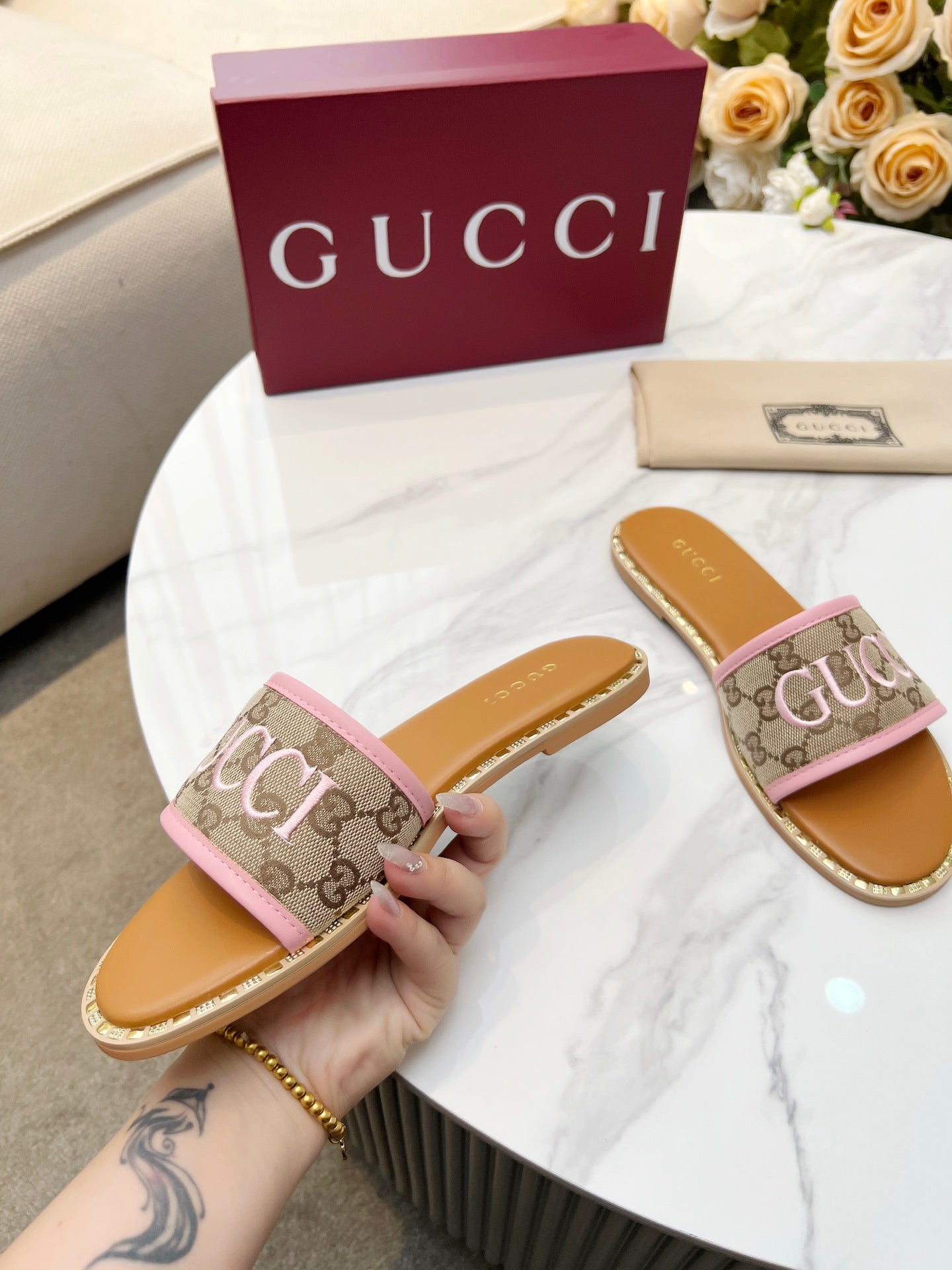 255QB29ZDE Stylish leather Slippers